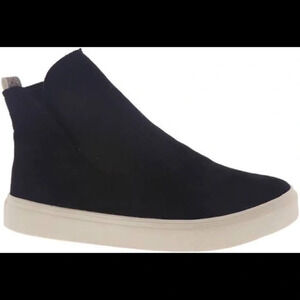 Final price NIB Very G Suede Like Sneakers
